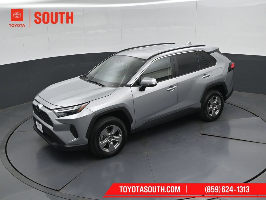 Used 2025 Toyota RAV4 XLE AWD/4WD image 48
