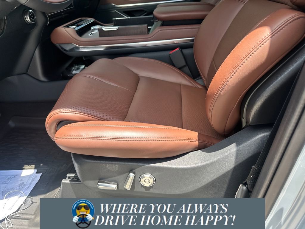 New 2025 Lincoln Navigator Reserve image 8