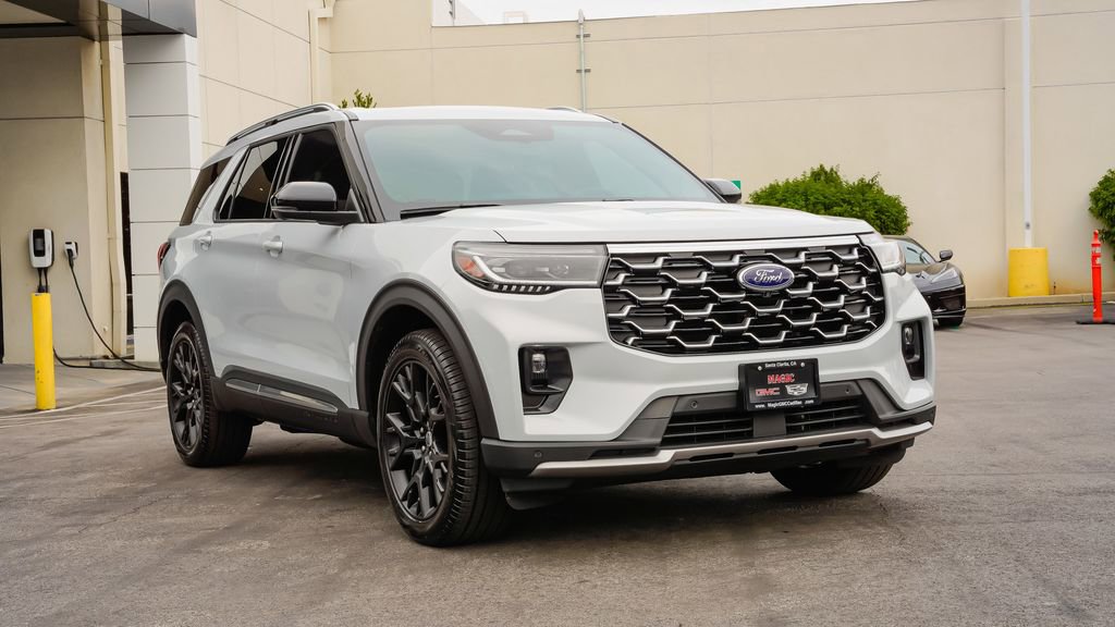 Used 2025 Ford Explorer Platinum w/ Ultimate Package image 6