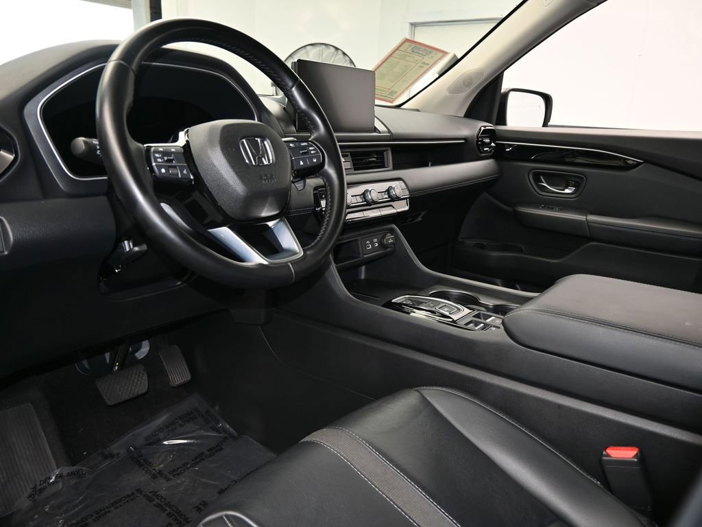 Used 2025 Honda Pilot EX-L image 12