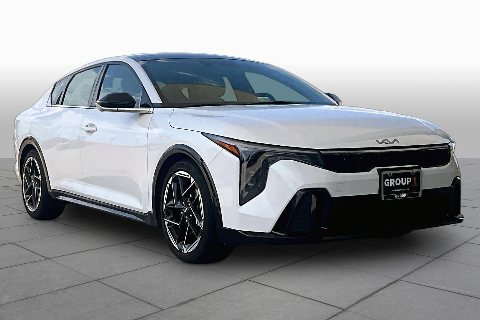 Used 2025 Kia K4 GT-Line w/ GT-Line Premium Package FWD image 3