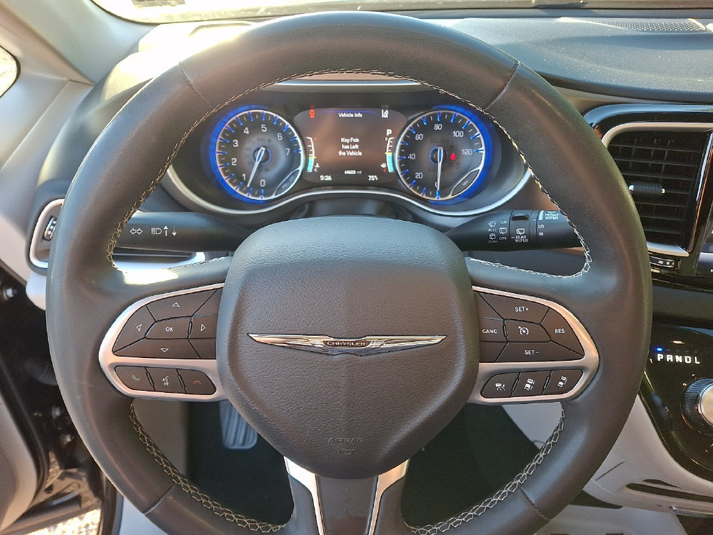 Used 2024 Chrysler Pacifica Touring-L FWD image 20