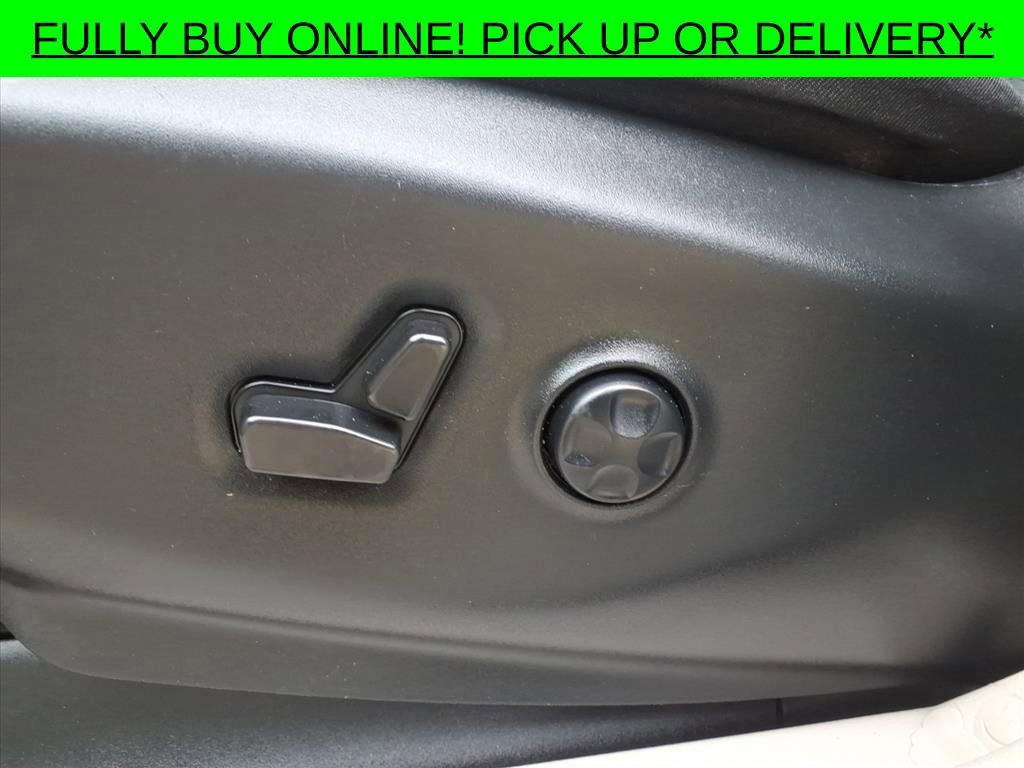 Used 2024 Chrysler Pacifica Touring-L image 24