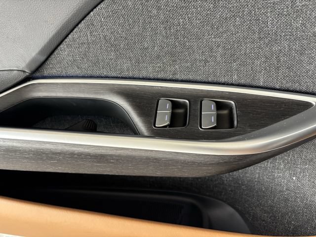 Used 2025 Lucid Air Touring AWD/4WD image 18