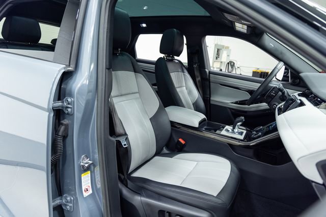 Used 2023 Land Rover Range Rover Evoque R-Dynamic SE image 26