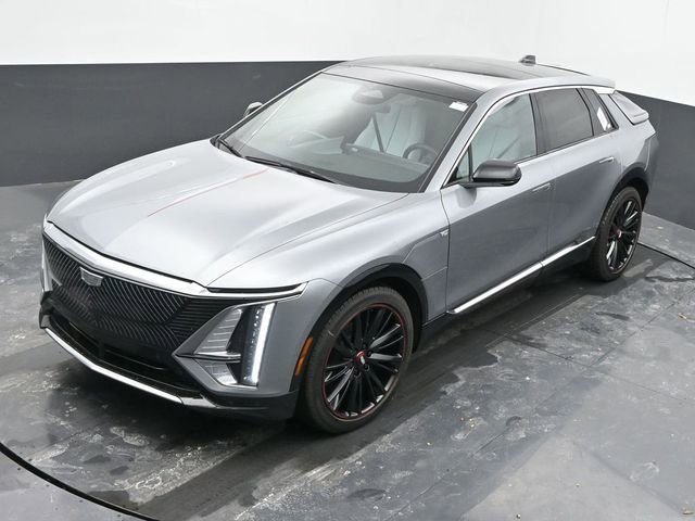 New 2025 Cadillac Lyriq Luxury w/ LPO, Red Accent Package image 29