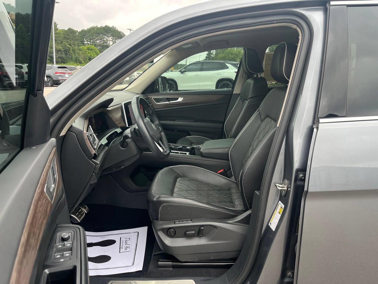 Certified 2024 Volkswagen Atlas SEL Premium R-Line AWD/4WD image 32