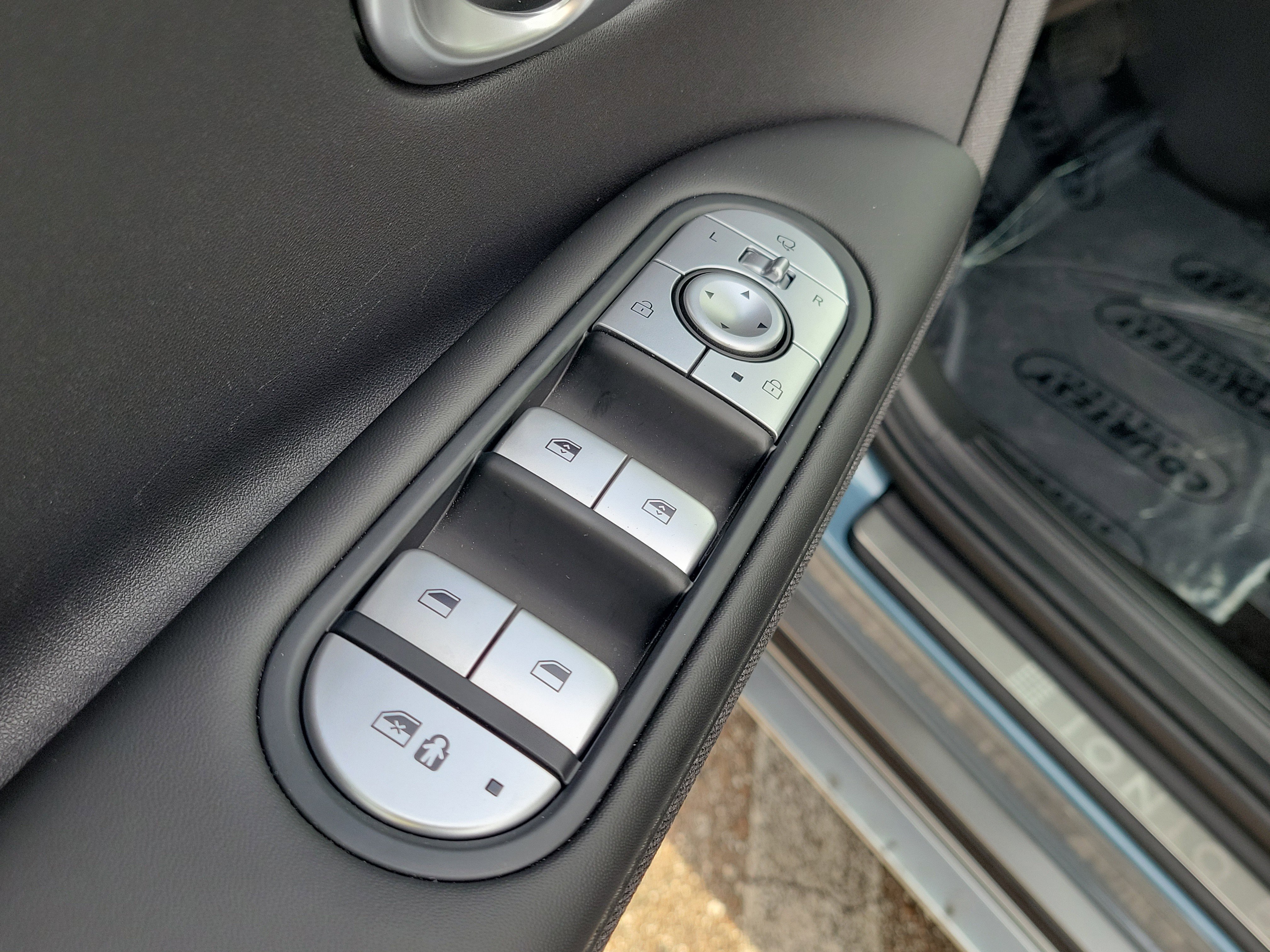 Certified 2023 Hyundai Ioniq 5 Limited w/ Cargo Package image 20