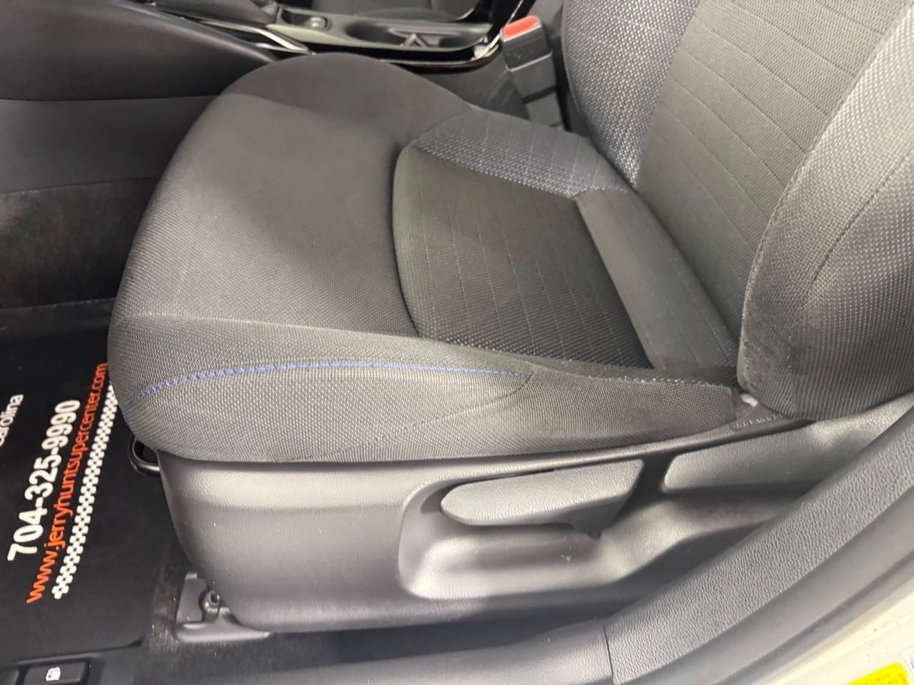 Used 2022 Toyota Corolla SE FWD image 14