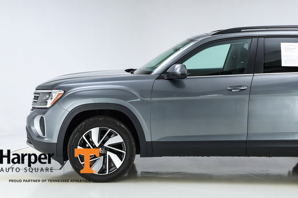 Used 2025 Volkswagen Atlas SE w/ Panoramic Sunroof Package FWD image 43