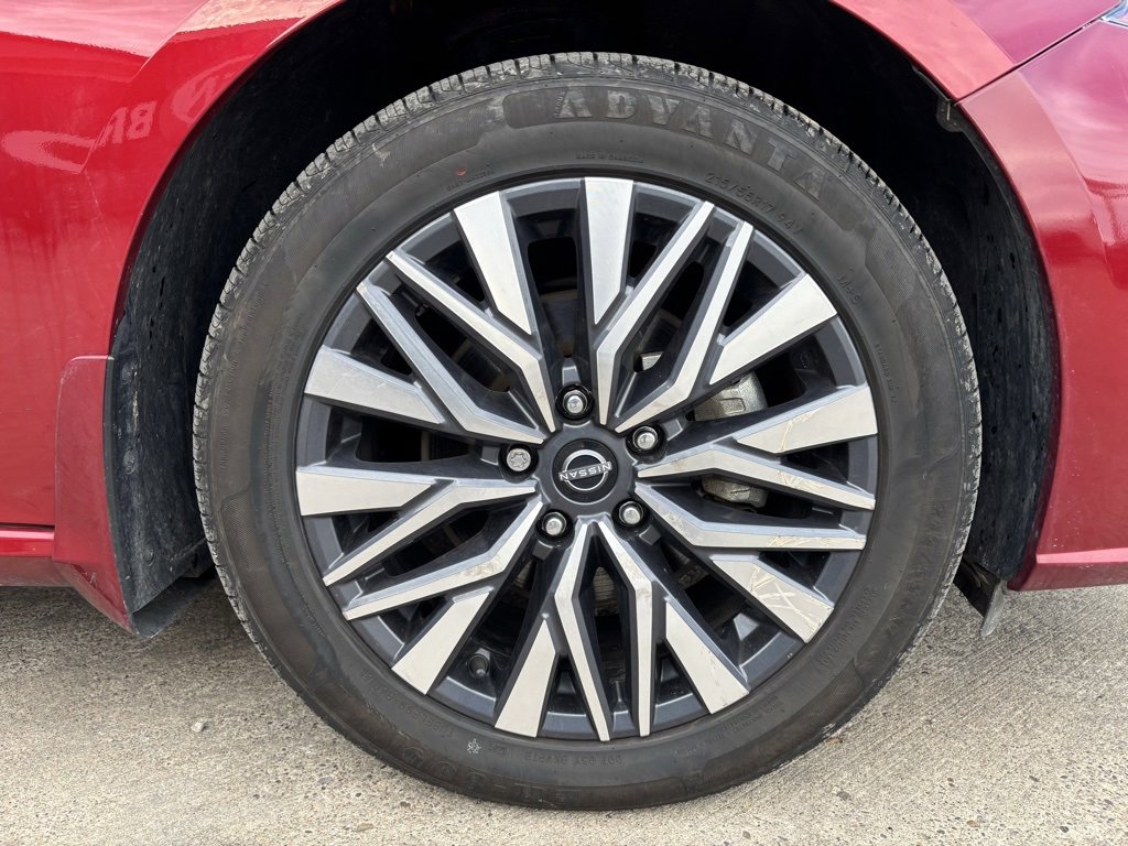 Used 2023 Nissan Altima 2.5 SV image 12