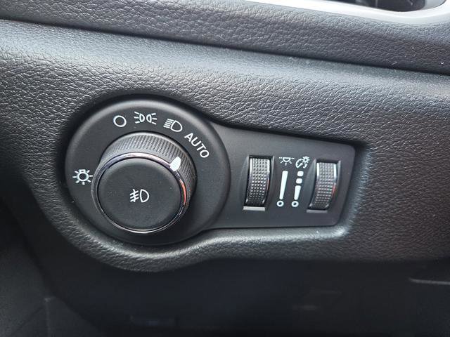 New 2026 Chrysler Pacifica Select w/ S Appearance Package FWD image 22