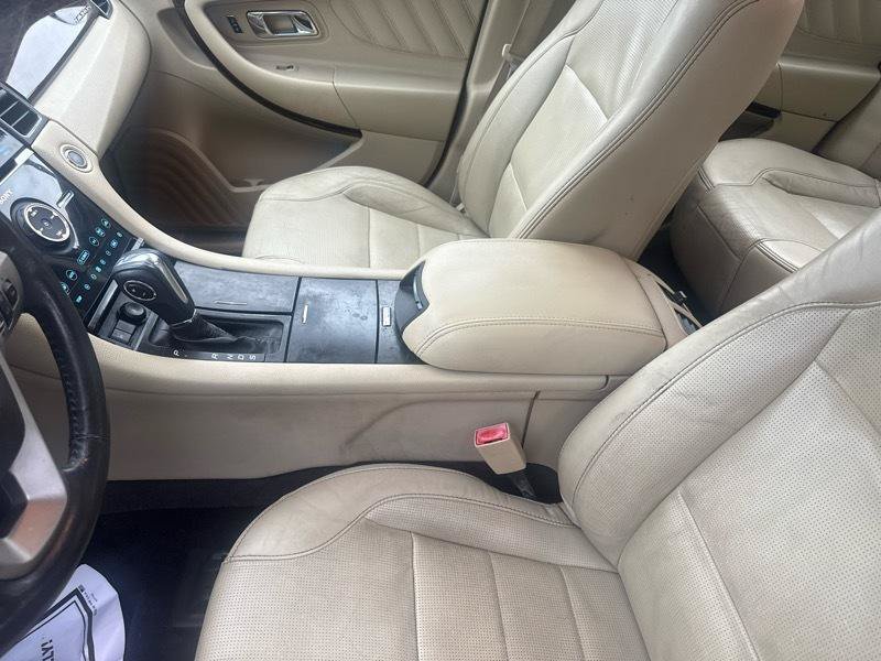 Used 2013 Ford Taurus Limited AWD/4WD image 12