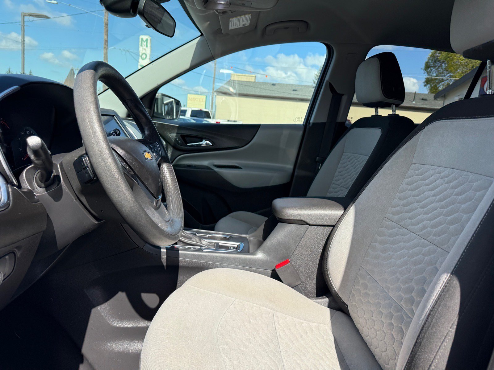 Used 2020 Chevrolet Equinox LS w/ LS Convenience Package FWD image 14