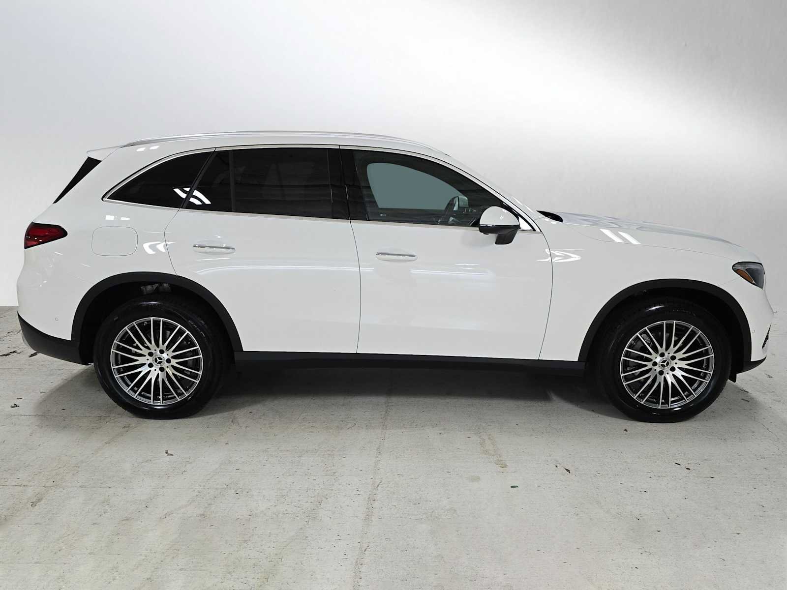 Certified 2026 Mercedes-Benz GLC 300 4MATIC image 2