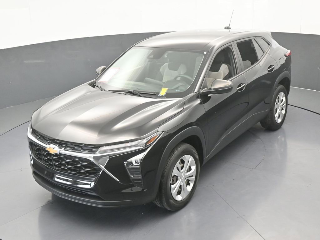 Used 2024 Chevrolet Trax LS image 45