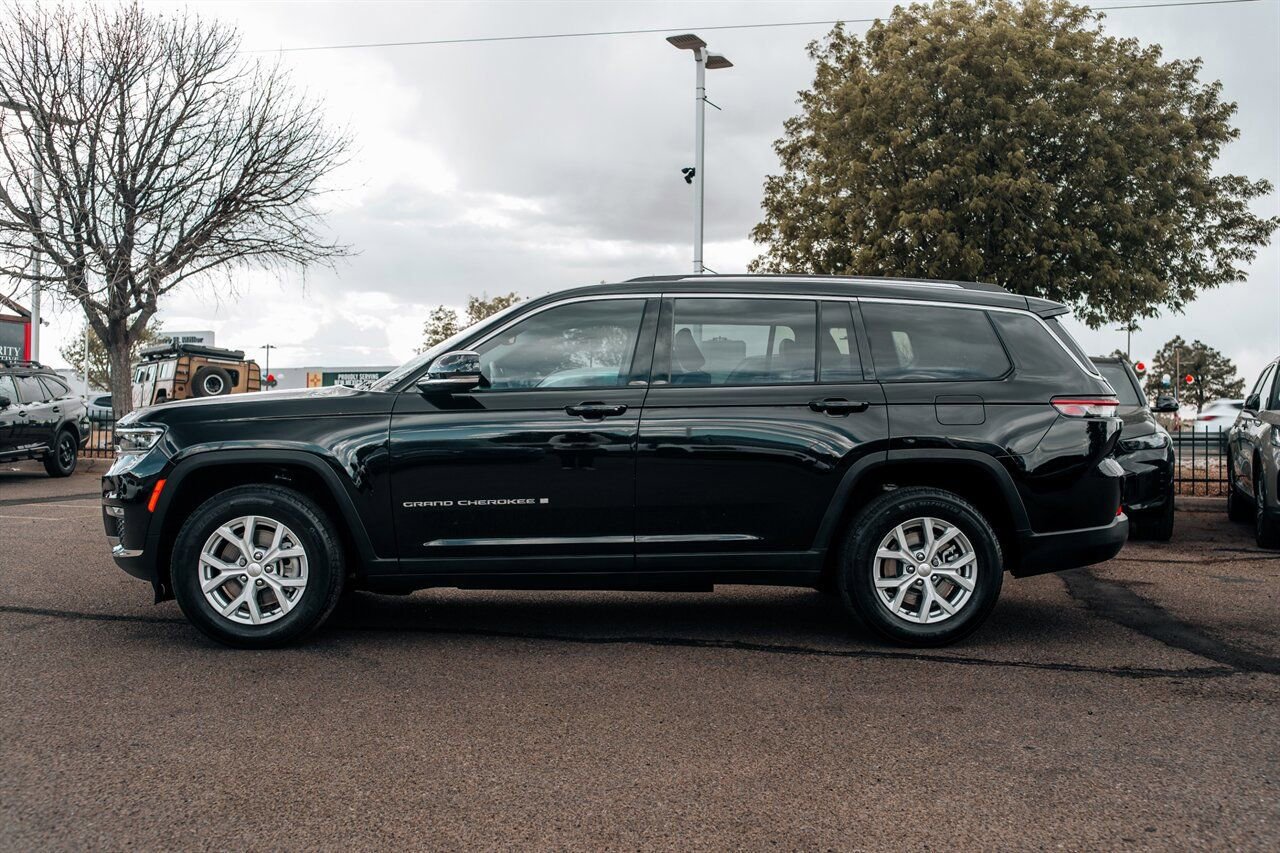 Used 2023 Jeep Grand Cherokee L Limited w/ Trailer Tow Group (B) image 4