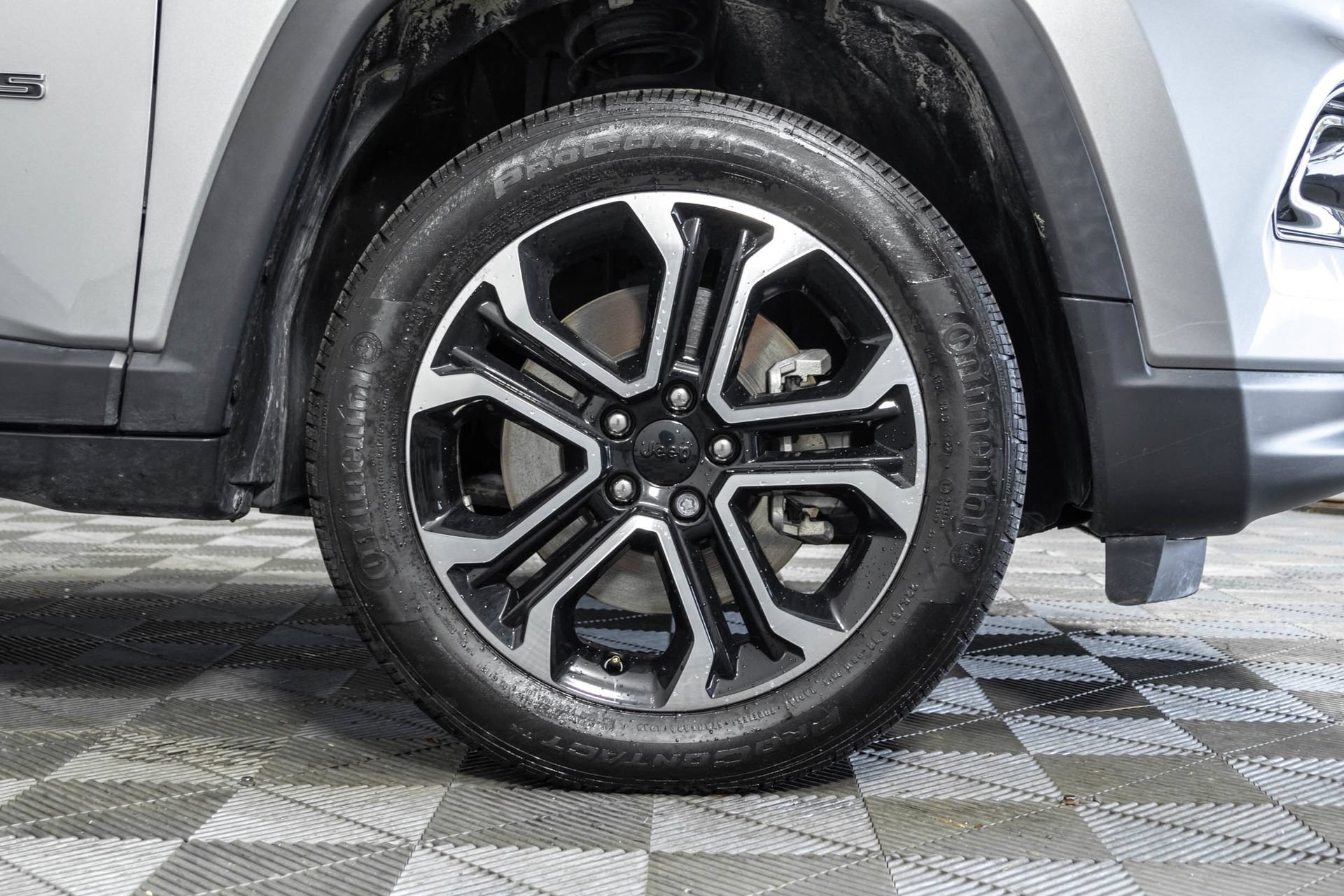 Used 2023 Jeep Compass Limited AWD/4WD image 43