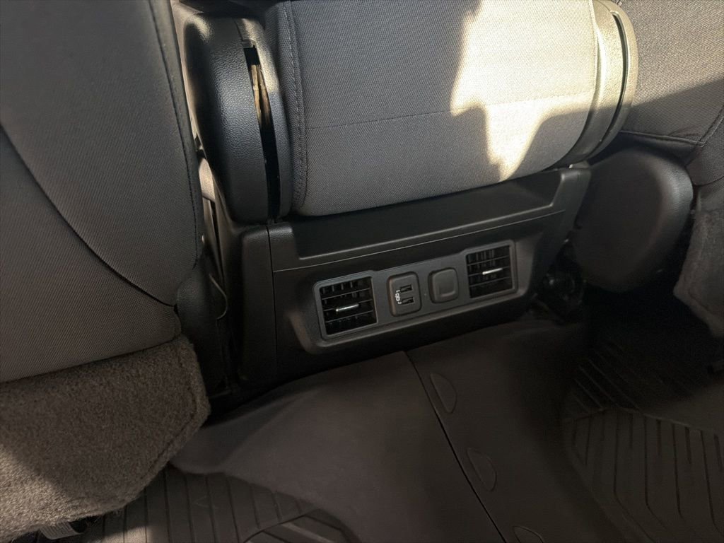 Used 2022 Chevrolet Silverado 1500 LT image 19