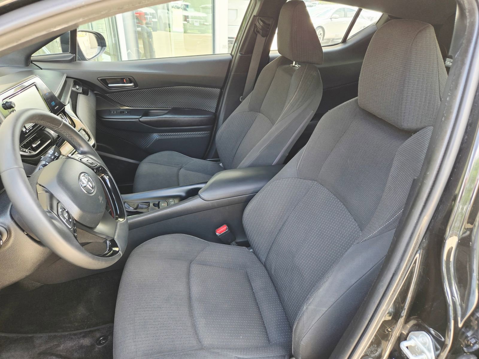 Used 2018 Toyota C-HR XLE image 20