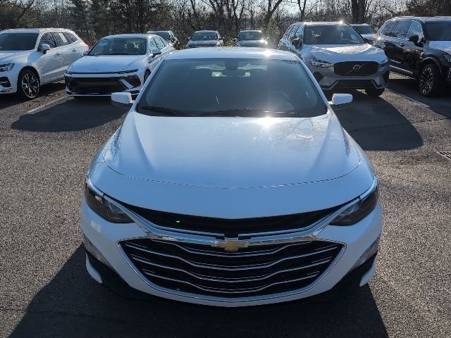 Used 2022 Chevrolet Malibu LT image 2