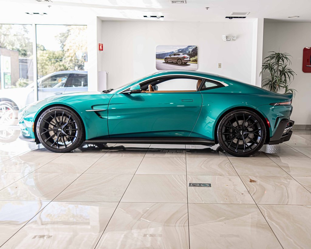 Used 2025 Aston Martin V8 Vantage Coupe image 6
