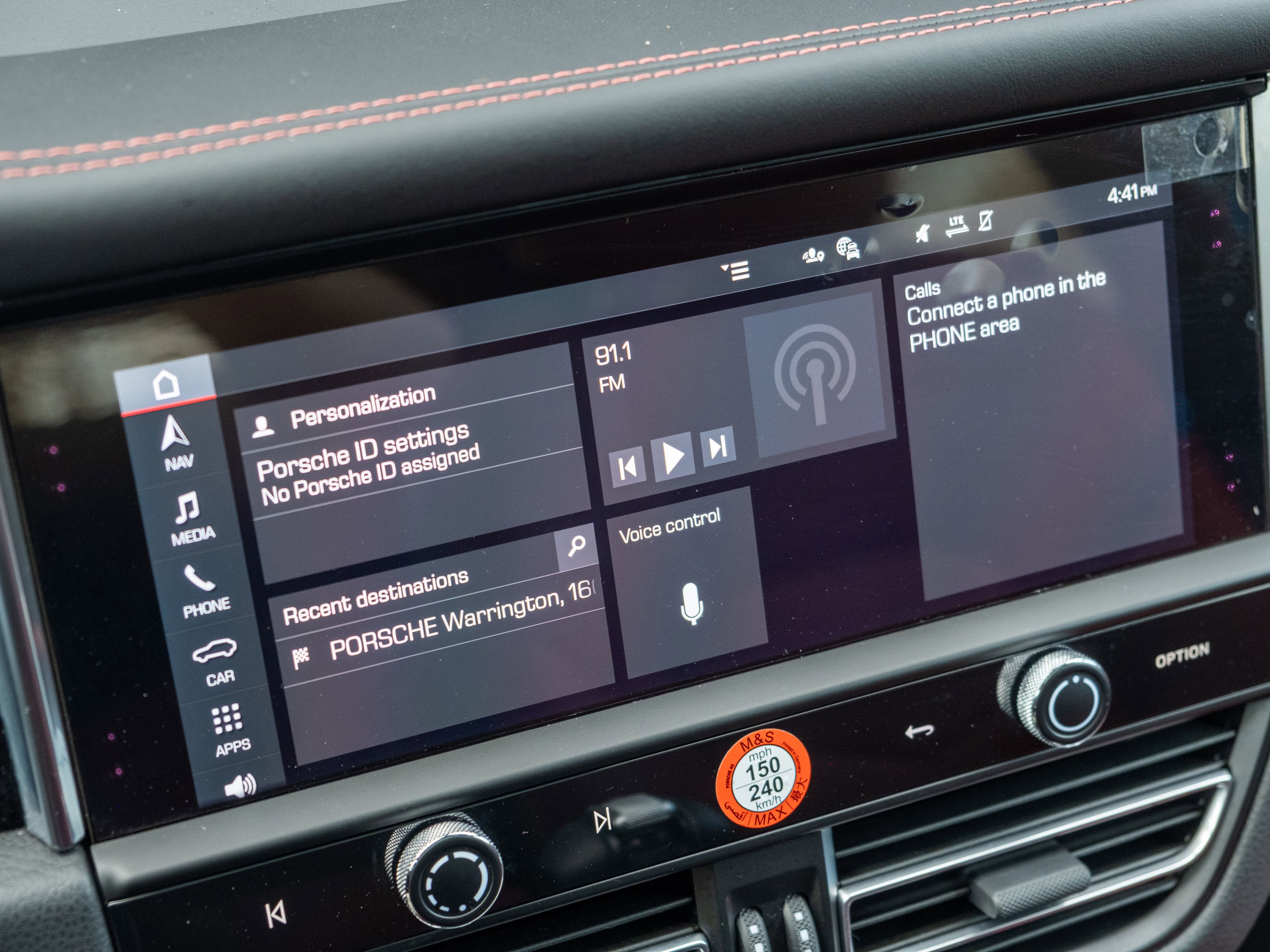 Certified 2025 Porsche Macan image 23