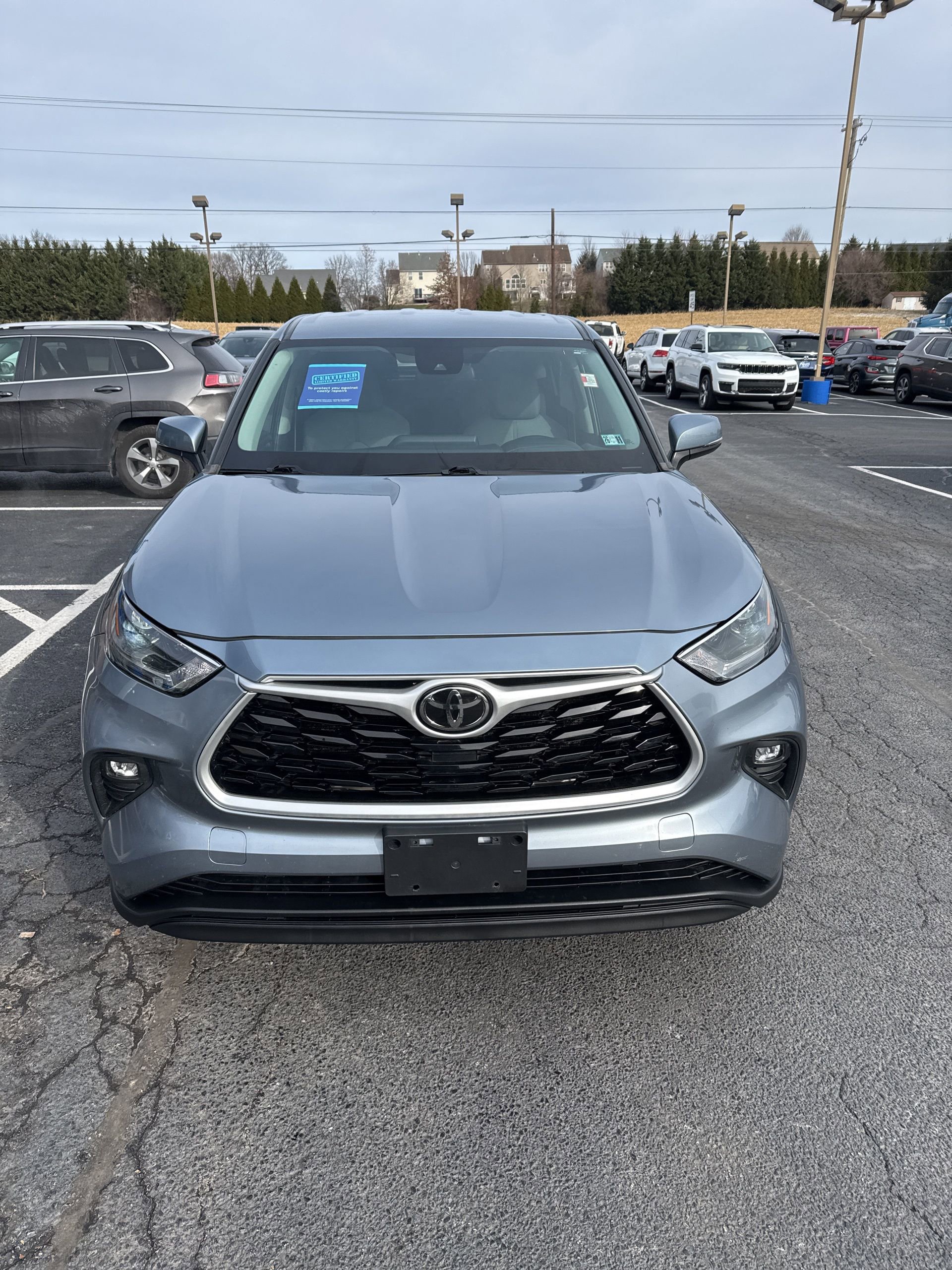 Used 2021 Toyota Highlander LE AWD/4WD image 10