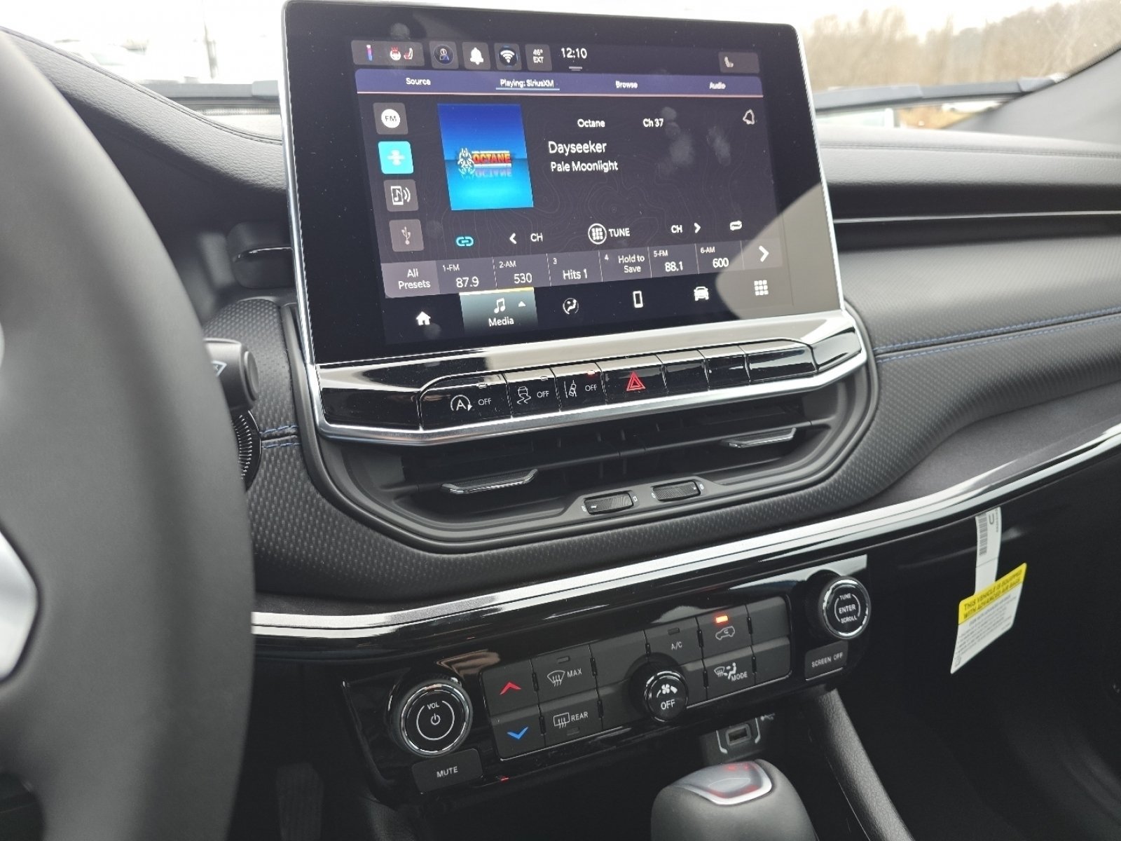 New 2026 Jeep Compass Latitude AWD/4WD image 16