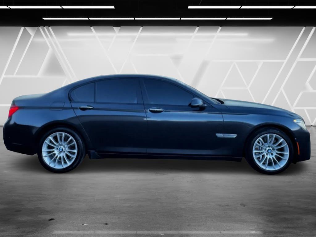 Used 2015 BMW 750i RWD image 7