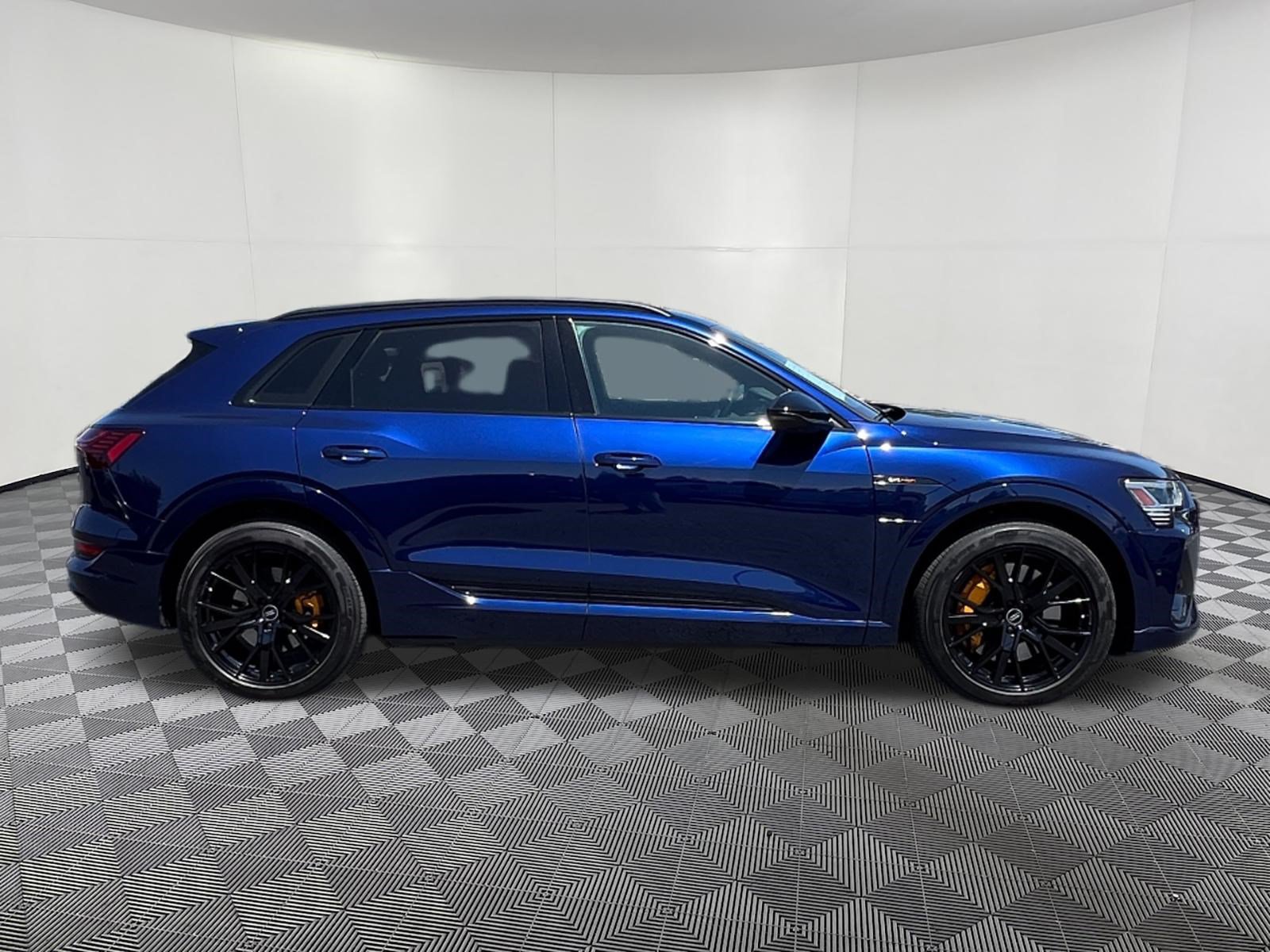 Used 2022 Audi e-tron Chronos AWD/4WD image 7