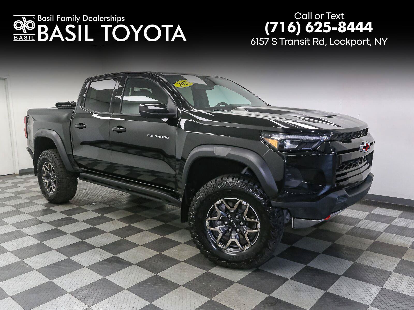 Used 2025 Chevrolet Colorado ZR2 w/ Technology Package AWD/4WD image 1