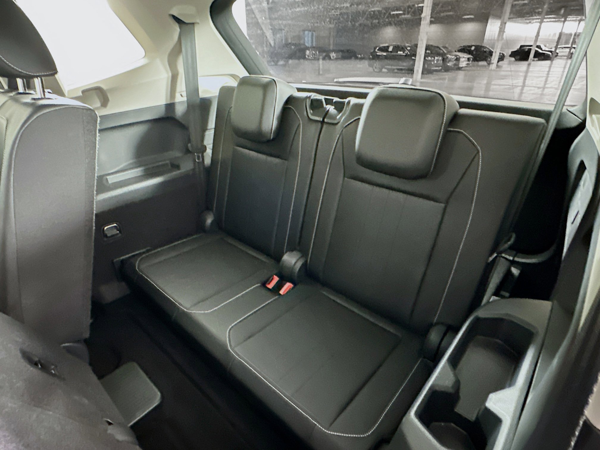 Used 2024 Volkswagen Tiguan SE image 28