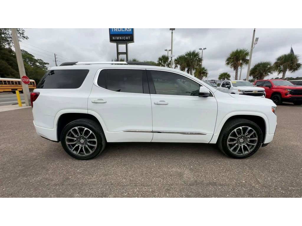 Used 2022 GMC Acadia Denali w/ Denali Technology Package image 9