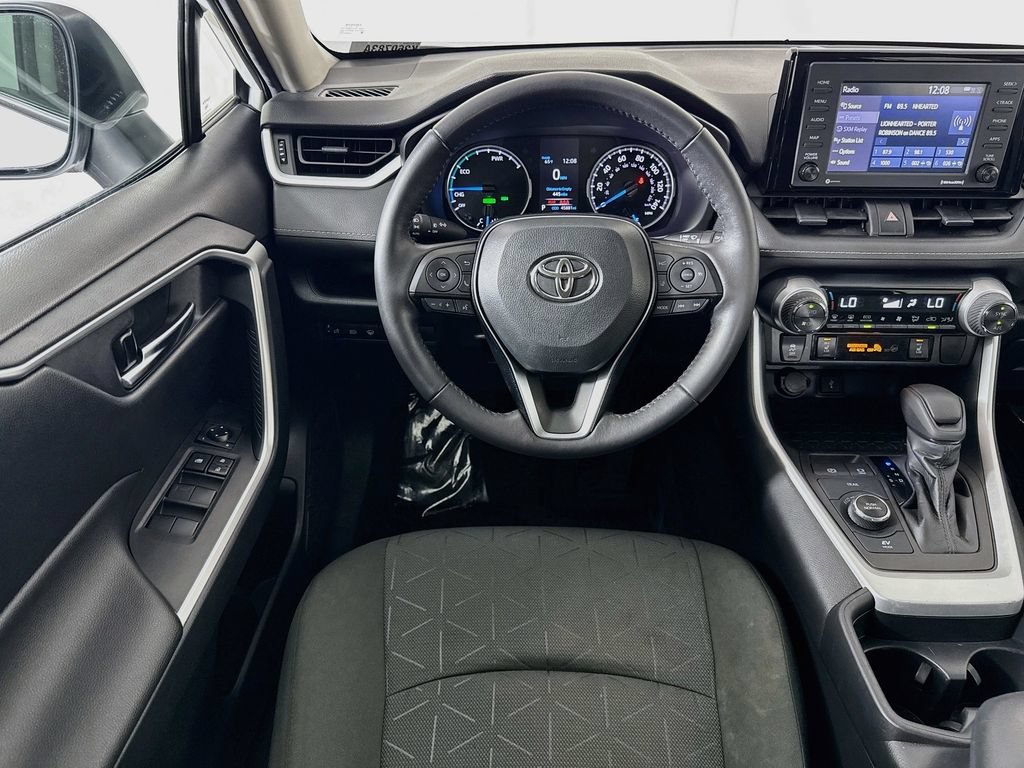 Used 2021 Toyota RAV4 XLE w/ XLE Grade Weather Package AWD/4WD image 25