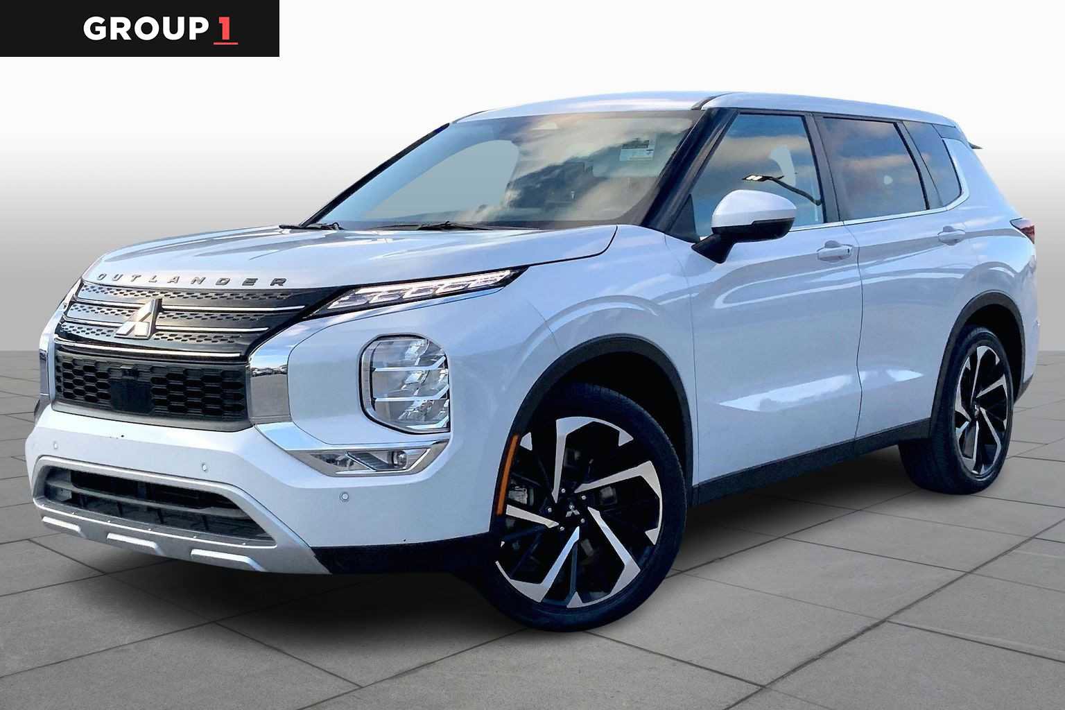 Used 2023 Mitsubishi Outlander SE image 1