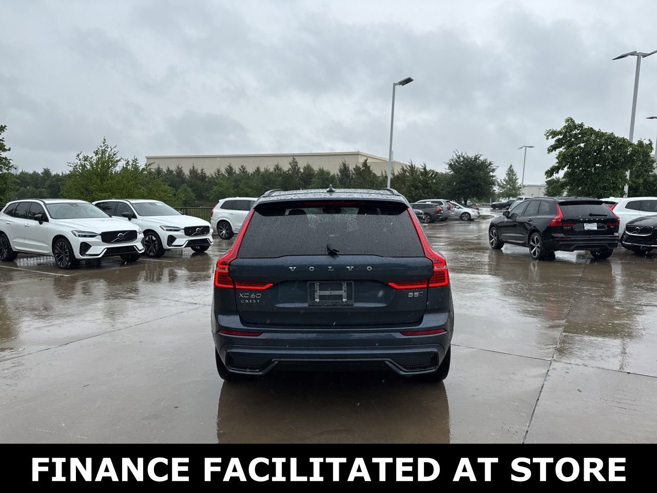 Certified 2024 Volvo XC60 B5 Plus w/ Climate Package AWD/4WD image 6