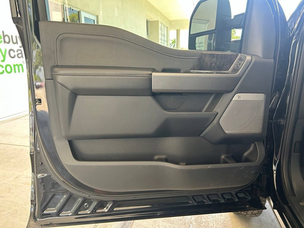 Used 2025 Ford F350 Lariat w/ Lariat Ultimate Package AWD/4WD image 41