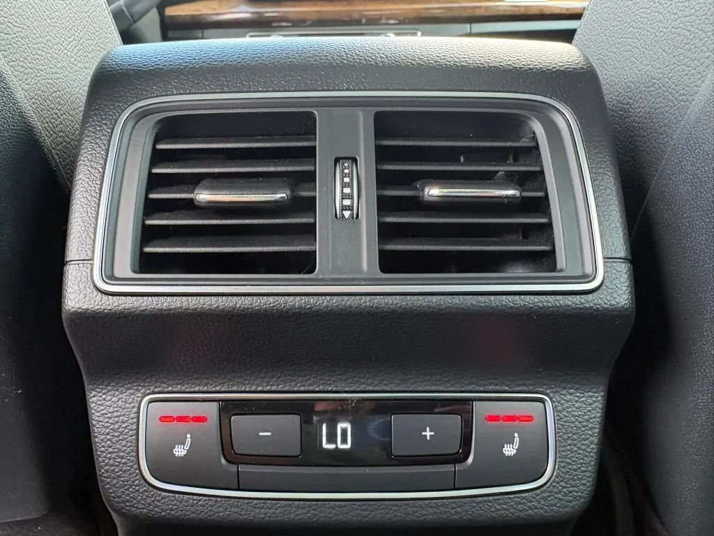 Used 2018 Audi Q5 2.0T Premium Plus w/ Premium Plus Package AWD/4WD image 17