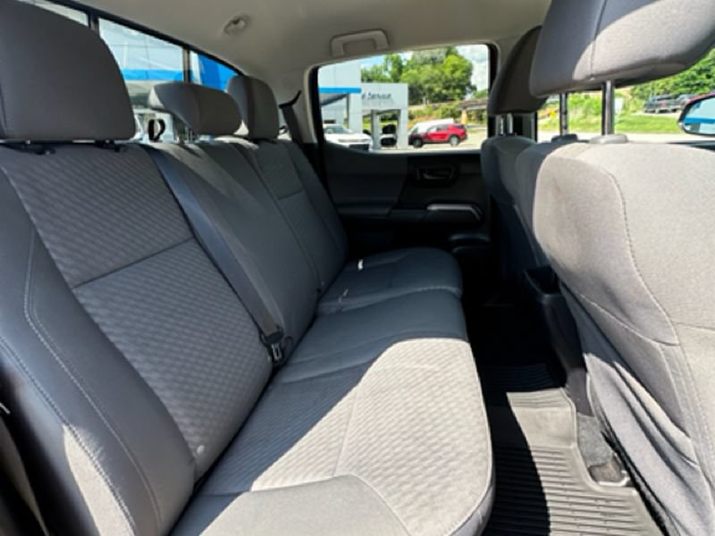 Used 2022 Toyota Tacoma SR5 RWD image 27