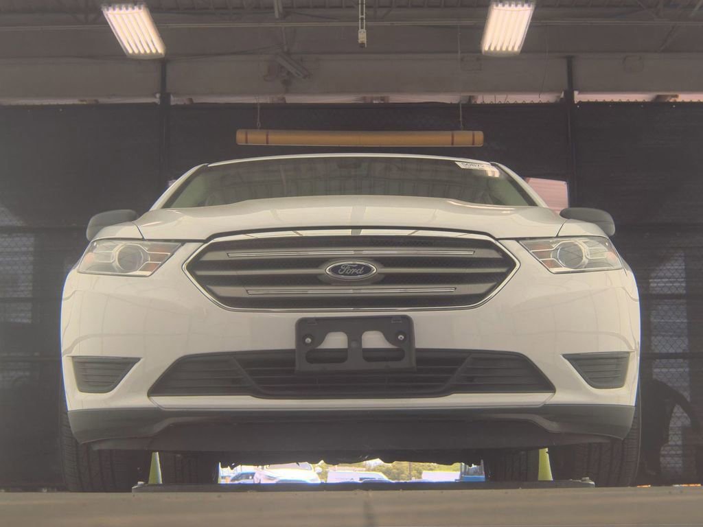 Used 2016 Ford Taurus SE