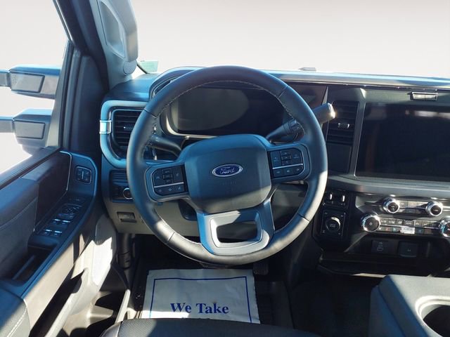 Used 2025 Ford F350 Lariat w/ Black Appearance Package image 12