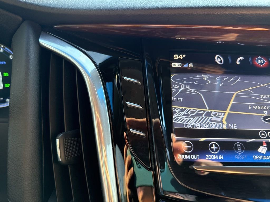 Used 2017 Cadillac Escalade ESV Luxury image 29