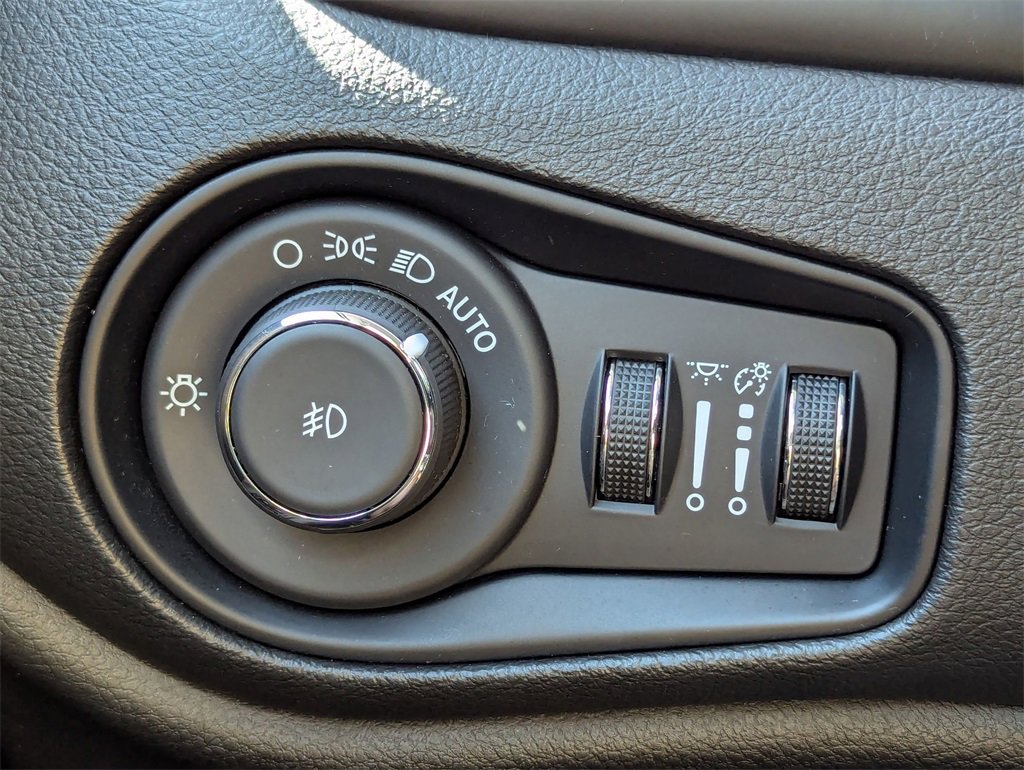 Used 2022 Jeep Renegade Trailhawk image 13