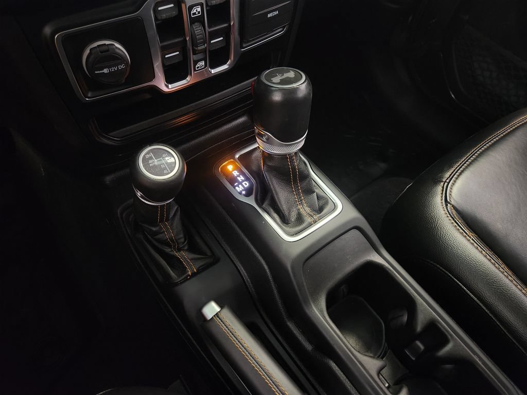 Used 2021 Jeep Wrangler Unlimited Sahara AWD/4WD image 19