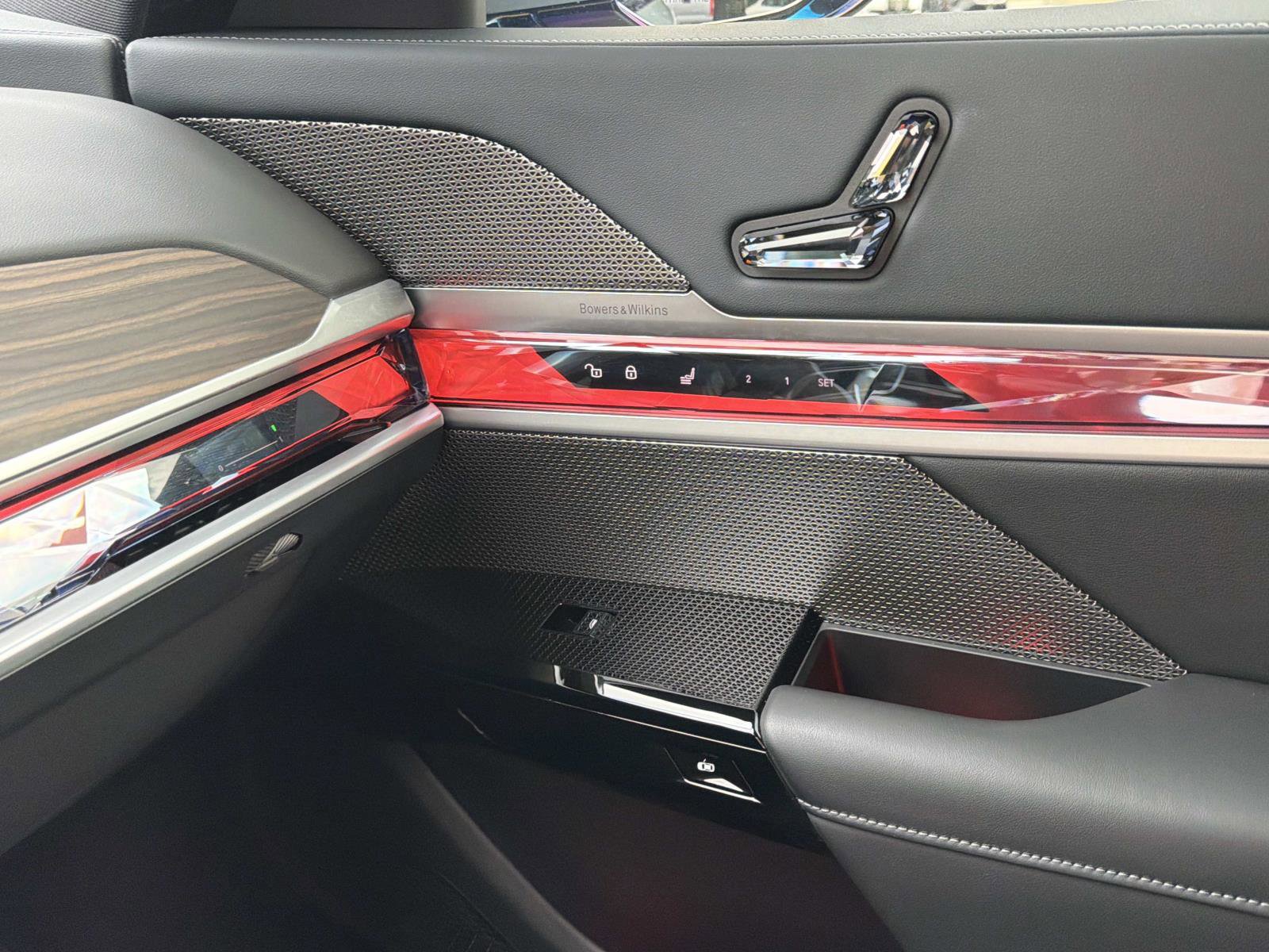 Certified 2025 BMW 760i xDrive AWD/4WD image 21