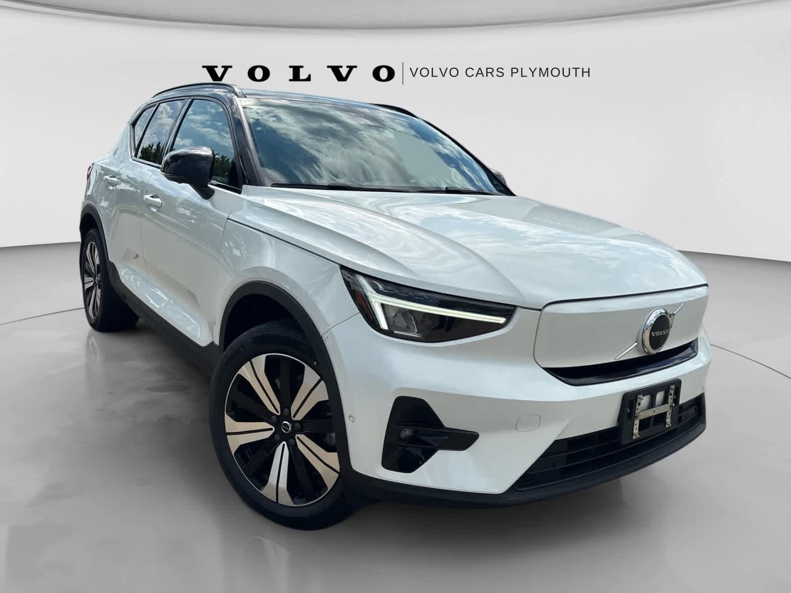 Used 2023 Volvo XC40 Recharge Plus w/ Protection Package Premier AWD/4WD image 2