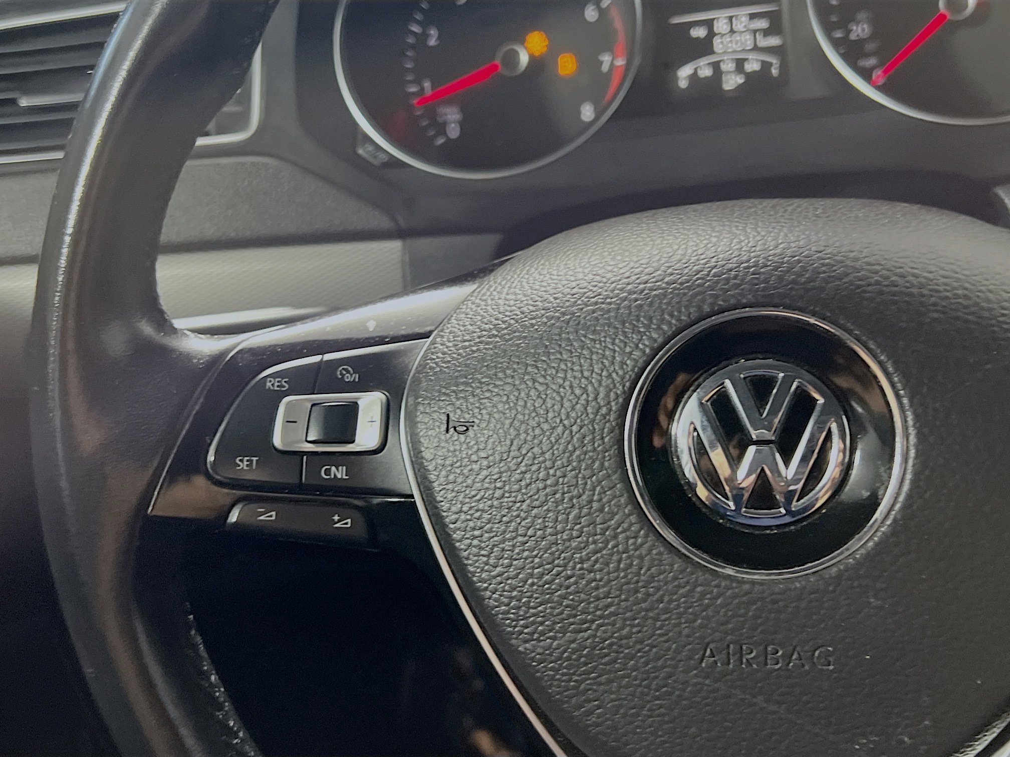 Used 2015 Volkswagen Jetta SE FWD image 19