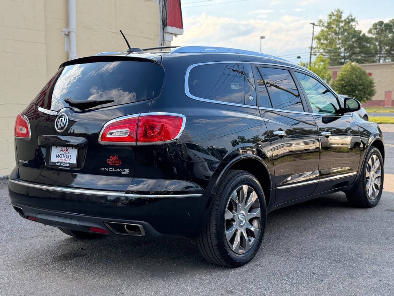 Used 2016 Buick Enclave Leather w/ Enclave Tuscan Edition AWD/4WD image 8