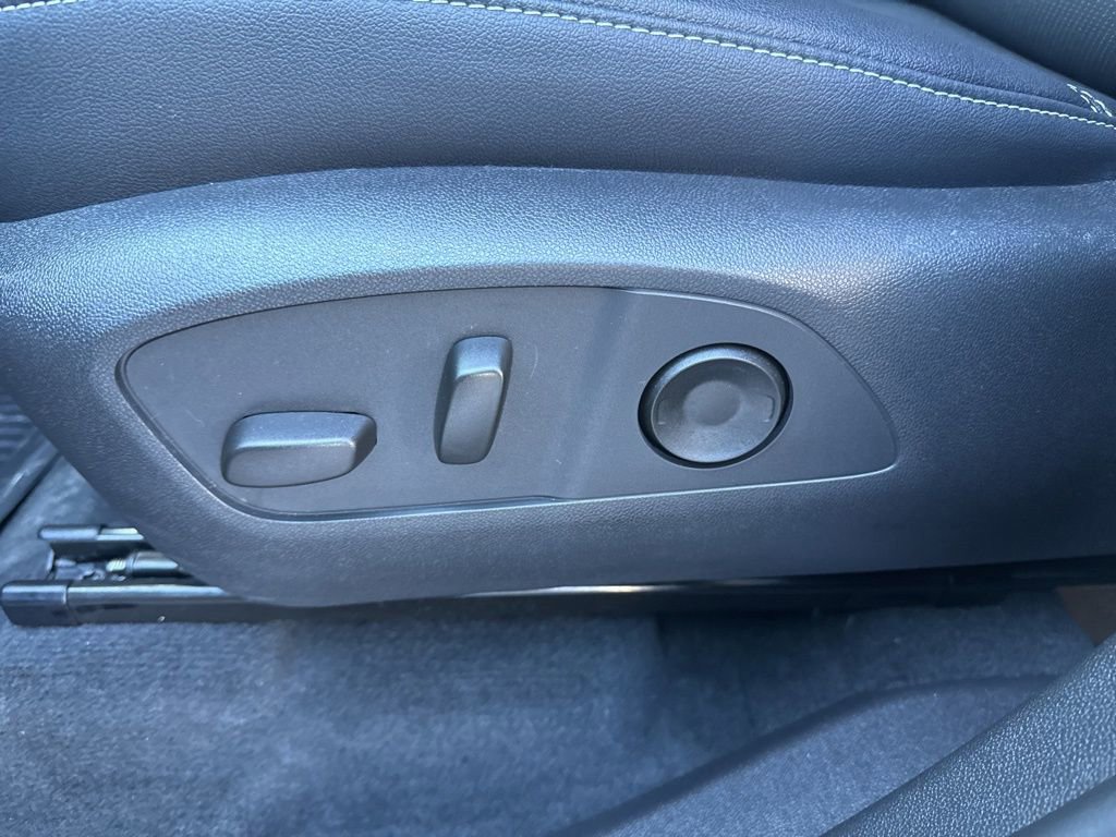 Used 2026 Chevrolet Traverse LT w/ Midnight/Sport Edition FWD image 24